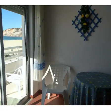 Apartment A Frente Do Mar Com Vista